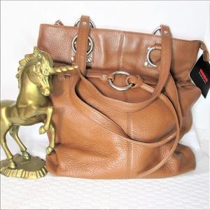 NEW! HOBO Designer Leather Tote/Shoulder bag.